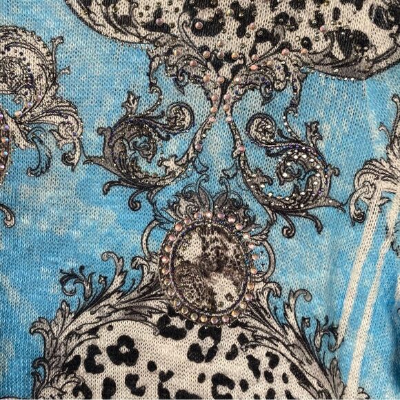 Cactus Asymmetrical Hem Blue, White and Black Design 3/4 Sleeve Top Size Large - Picture 5 of 9